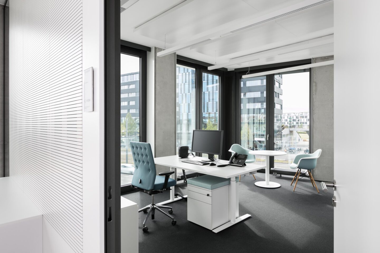 Flexible offices with feco partition wall systems | KVBW Karlsruhe