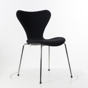 Fritz Hansen SERIE 7 Stuhl, stapelbar, vollgepolstert - die Ameise von Arne Jacobsen