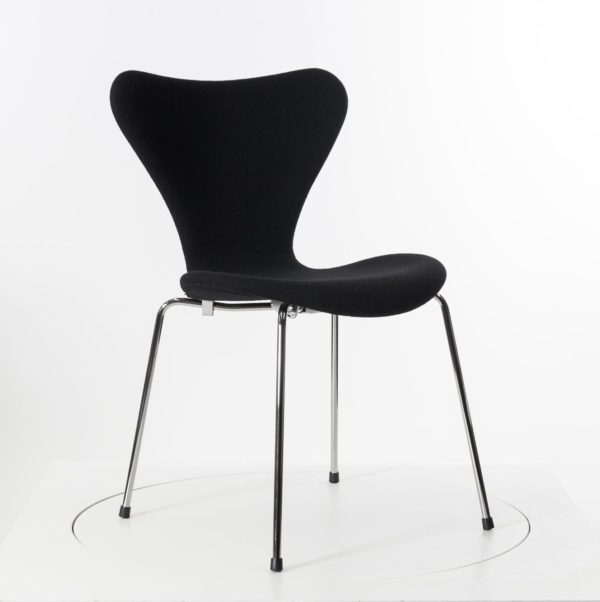 Fritz Hansen SERIE 7 Stuhl, stapelbar, vollgepolstert - die Ameise von Arne Jacobsen