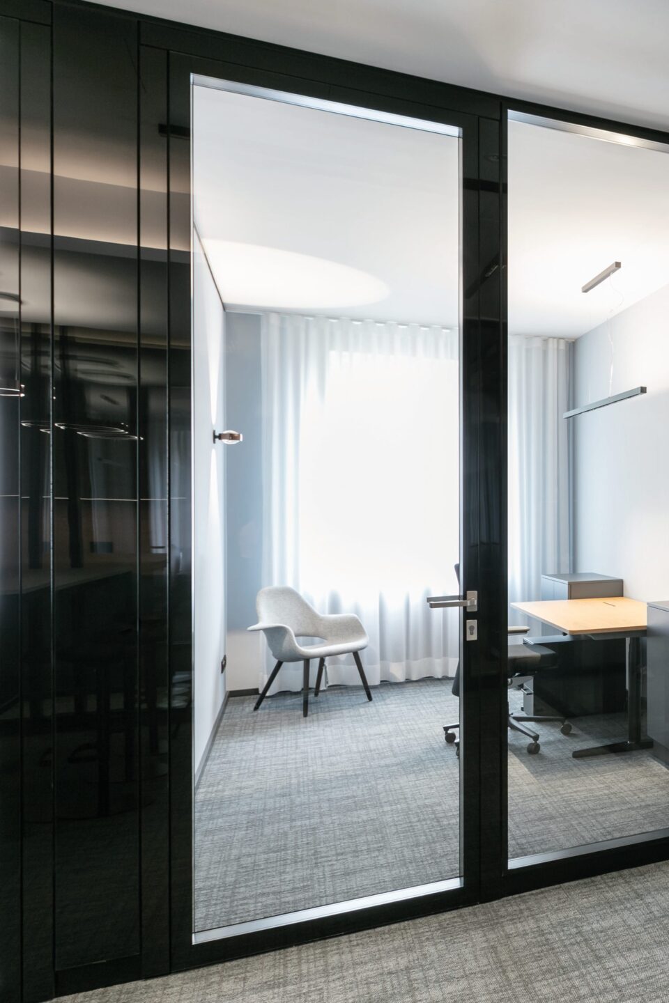 Structural-glazing door element S105 in aluminium frame 18/50