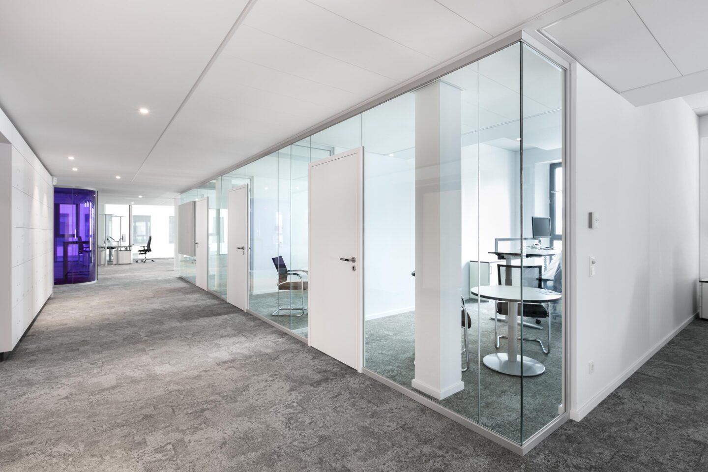 Stadttor Ost, Heidelberg │ all-glass construction fecoplan │ modern meeting rooms