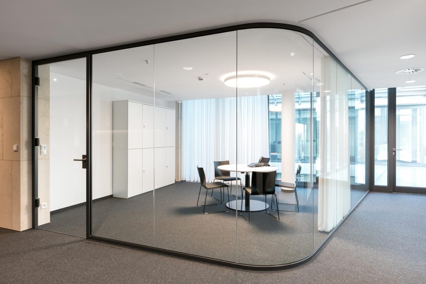 GS Campus Bonn, Flick Gocke Schaumburg │ Systemwände von feco │ Nurglaskonstruktion fecoplan