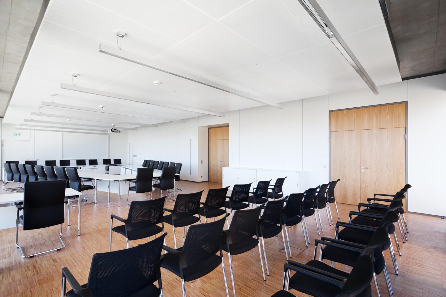 Town Hall Leingarten │ corridor and office partition wall │ high-quality workmanship of its feco system partition walls