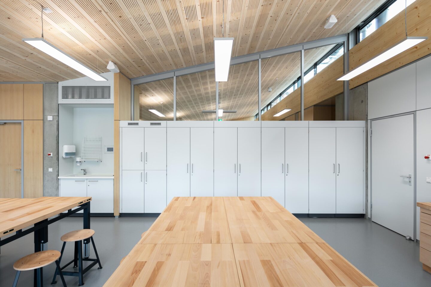 Schubart-Gymnasium Aalen │ system walls from feco │ wood doors elements