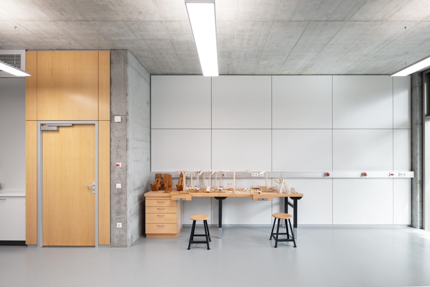 Schubart-Gymnasium Aalen │ system walls from feco │ wood doors elements