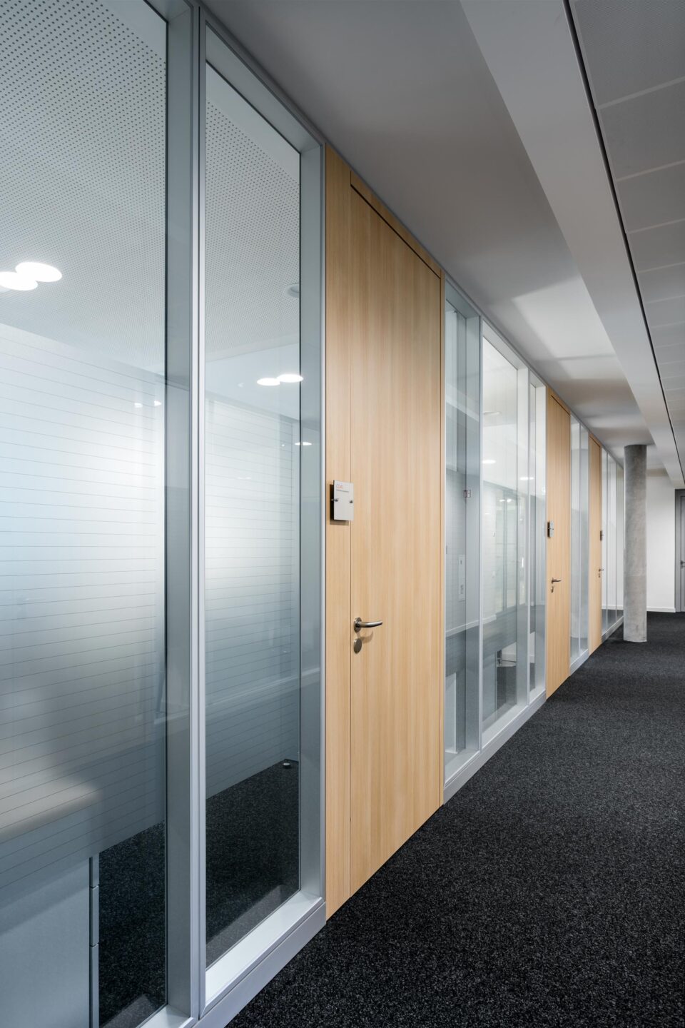 feco-feederle│partition walls│Sparkasse Karlsruhe House C