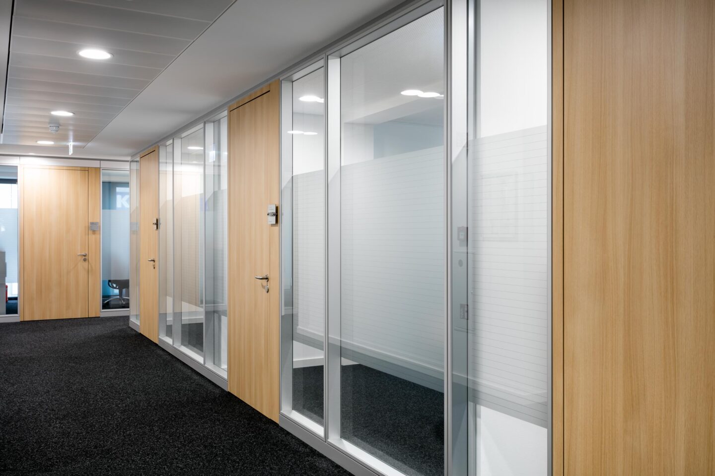 feco-feederle│partition walls│Sparkasse Karlsruhe House C