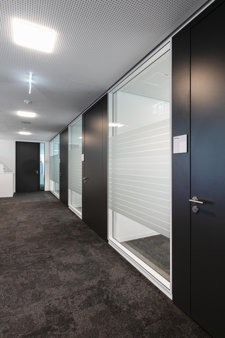 VR-Bank Ostalb, Aalen │ all-glass construction fecoplan │ fecofix flush-walled double glazing