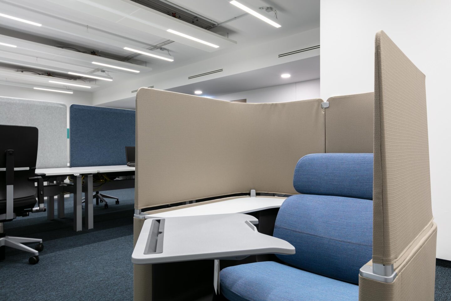 Airfield One Harman Becker, Böblingen │ Büroeinrichtungen mit feco │ Büromöbel von Steelcase, Brunner, werner works & coalesse