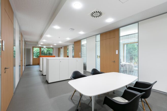 feco-feederle│Trennwandsysteme│Bischof-Leiprecht-Zentrum Stuttgart