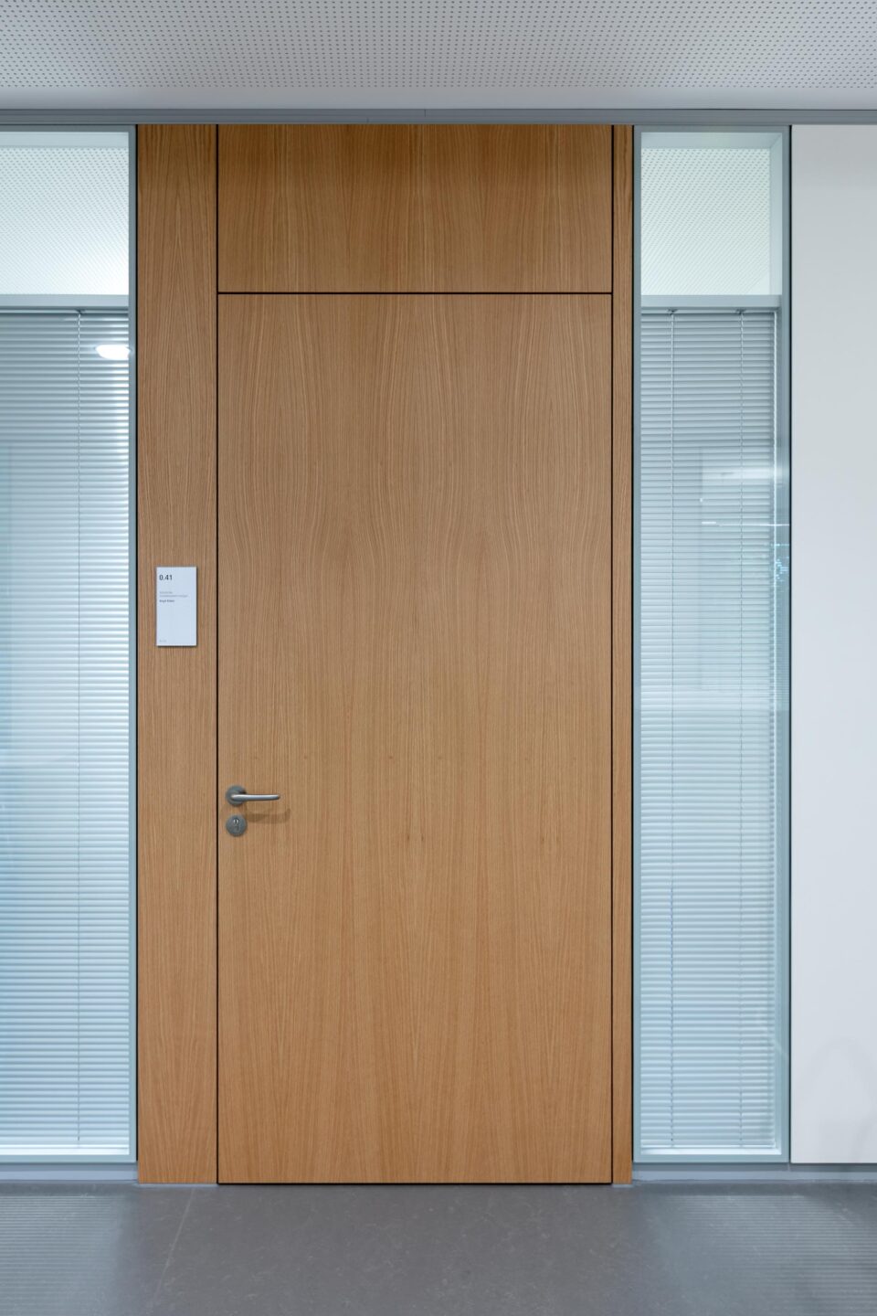 Bischof-Leiprecht-Zentrum Stuttgart │ fecotür H70 wooden doors flush with the floor │ mod