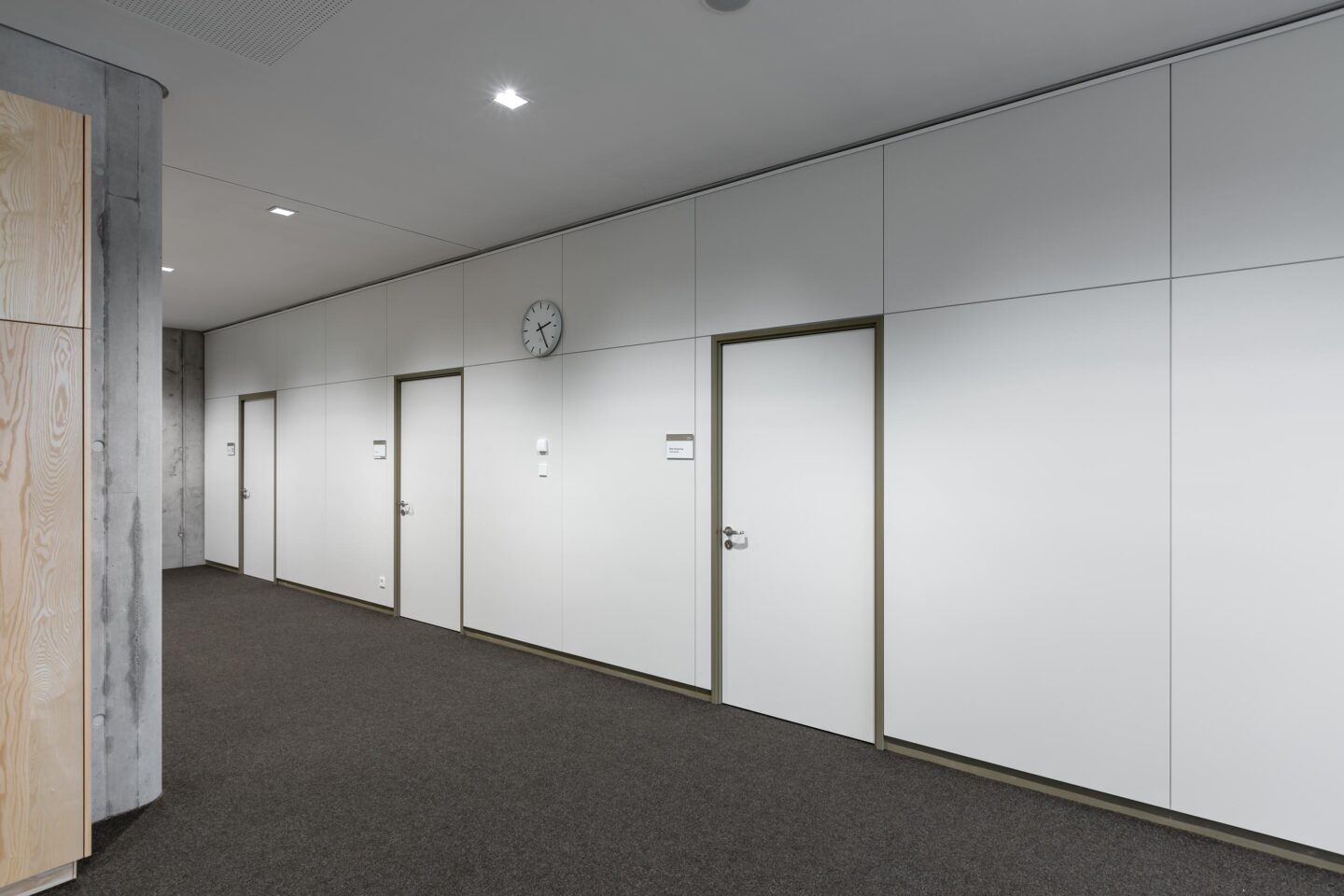 Vocational College, Bad Krozingen │ aluminium-framed glass doors │ acoustics