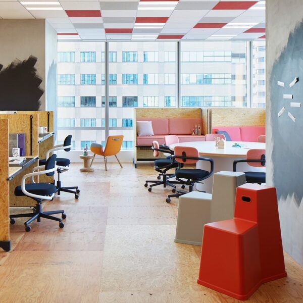 feco-Onlineshop│Vitra in Karlsruhe│Stool Tools