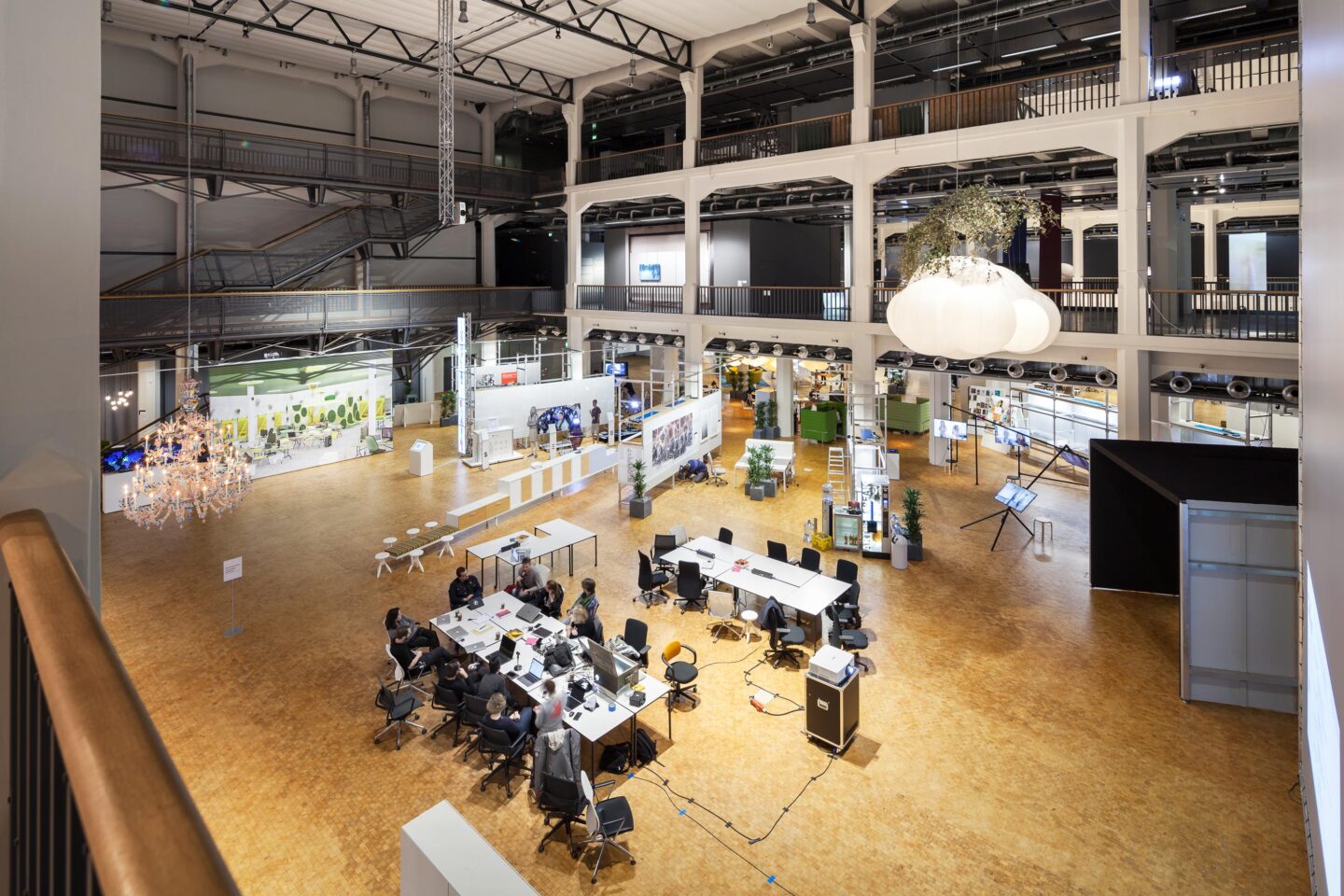 Coworking-Space im ZKM │ Raum für Kreativität │ Büromöbel von Vitra