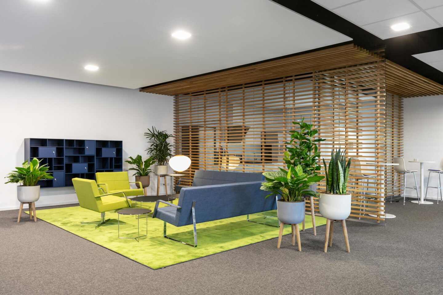 Nussbaum Medien Ettlingen │ office furniture from Vitra, Brunner & werner works │ room in room solution