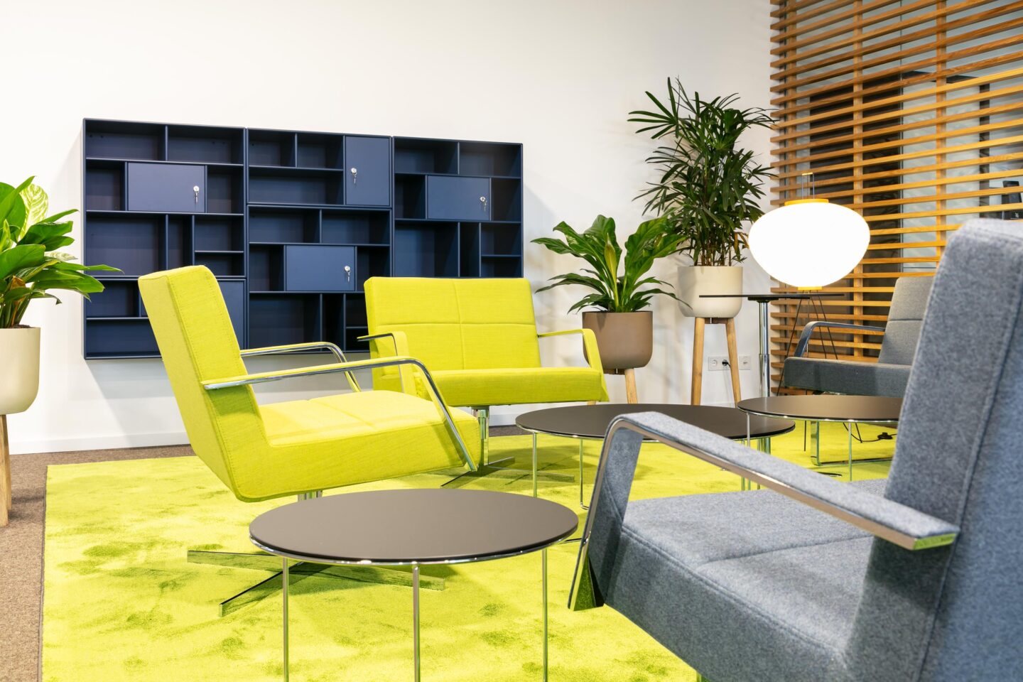 Nussbaum Medien Ettlingen │ office furniture from Vitra, Brunner & Werner Works │ Lounge-Bereich