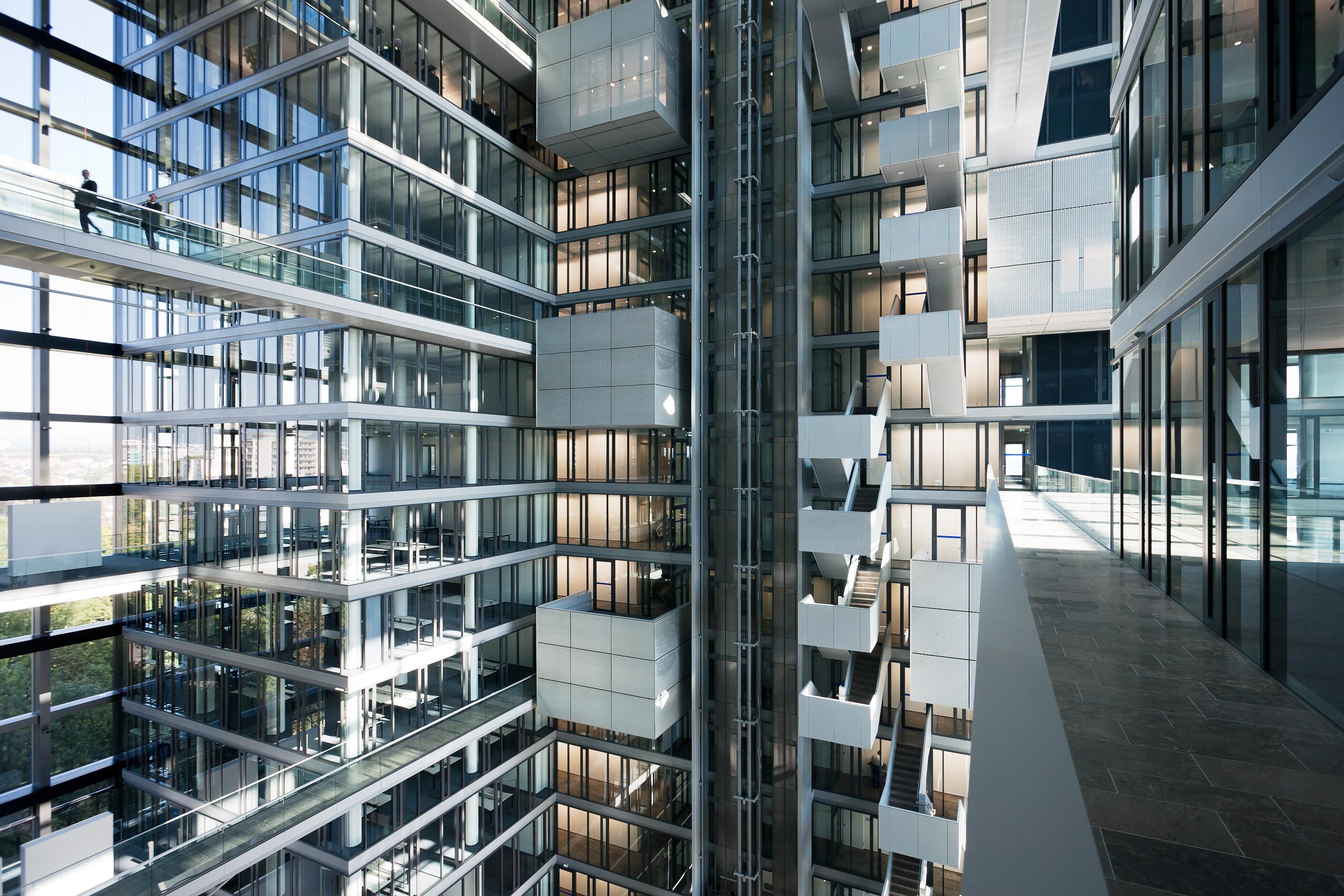 Deutsche Börse Headquarters │ system walls at feco │ flexibly-usable office space