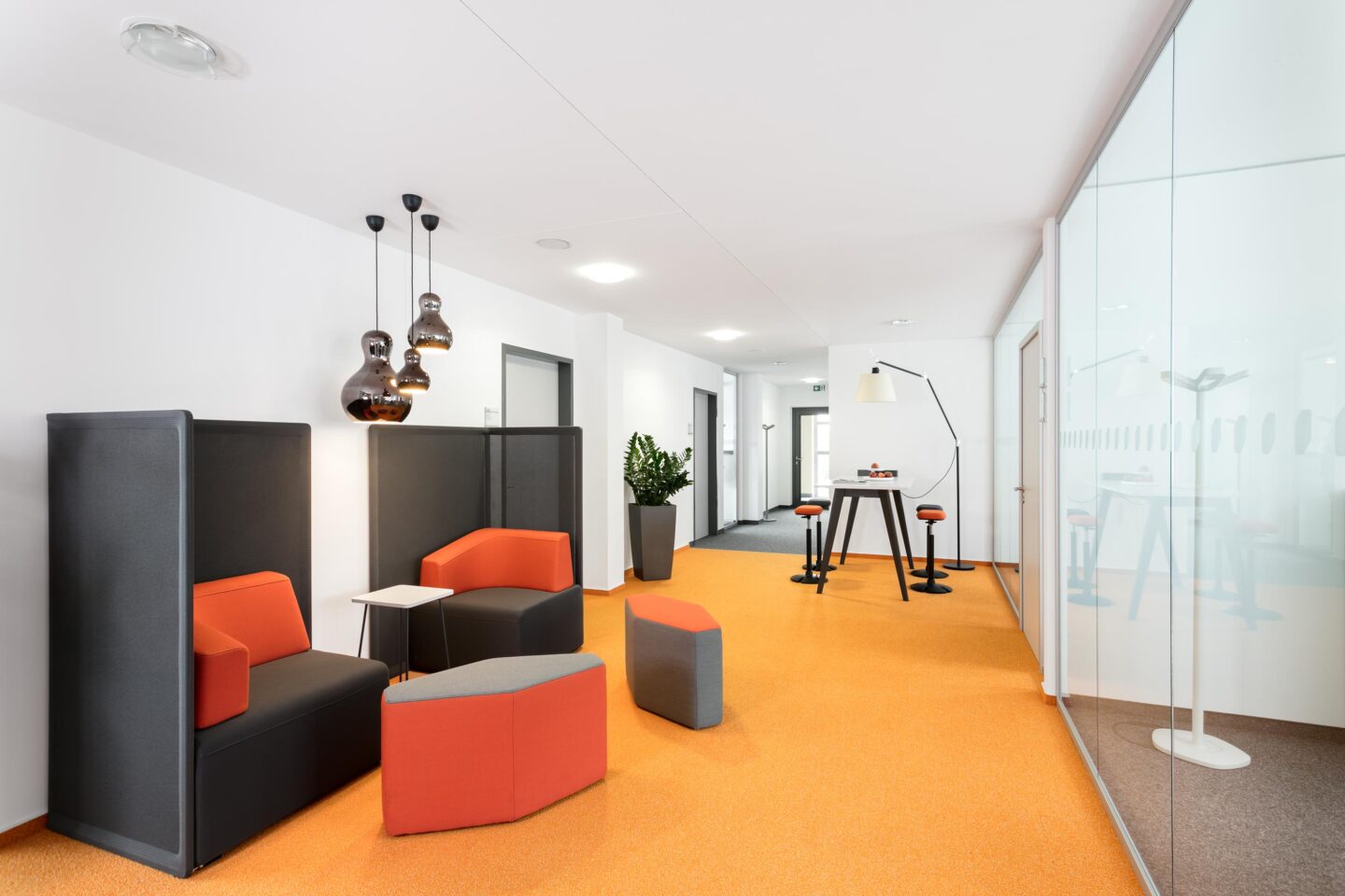 Kerntechnische Entsorgung Karlsruhe │ modern workplaces │ lounge area