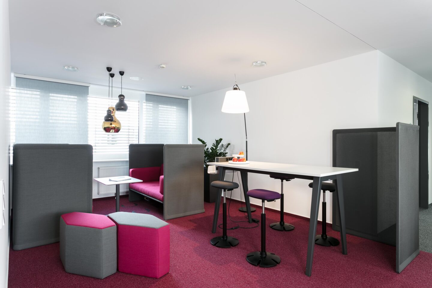 Kerntechnische Entsorgung Karlsruhe │ modern workplaces │ lounge area