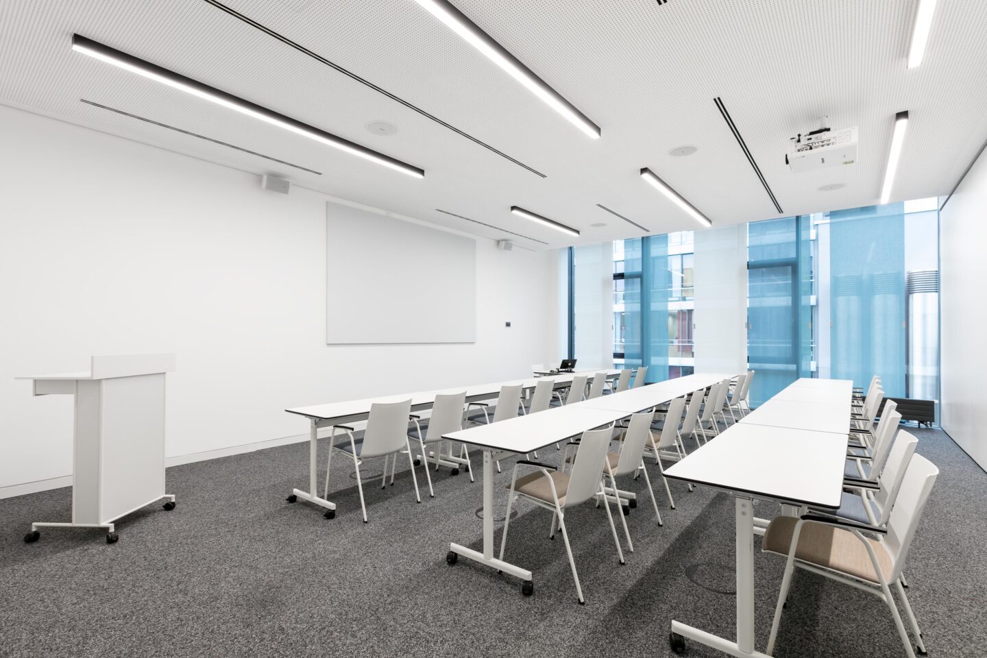 Sparkasse Karlsruhe, Building D │ open space │ classically seminar rooms