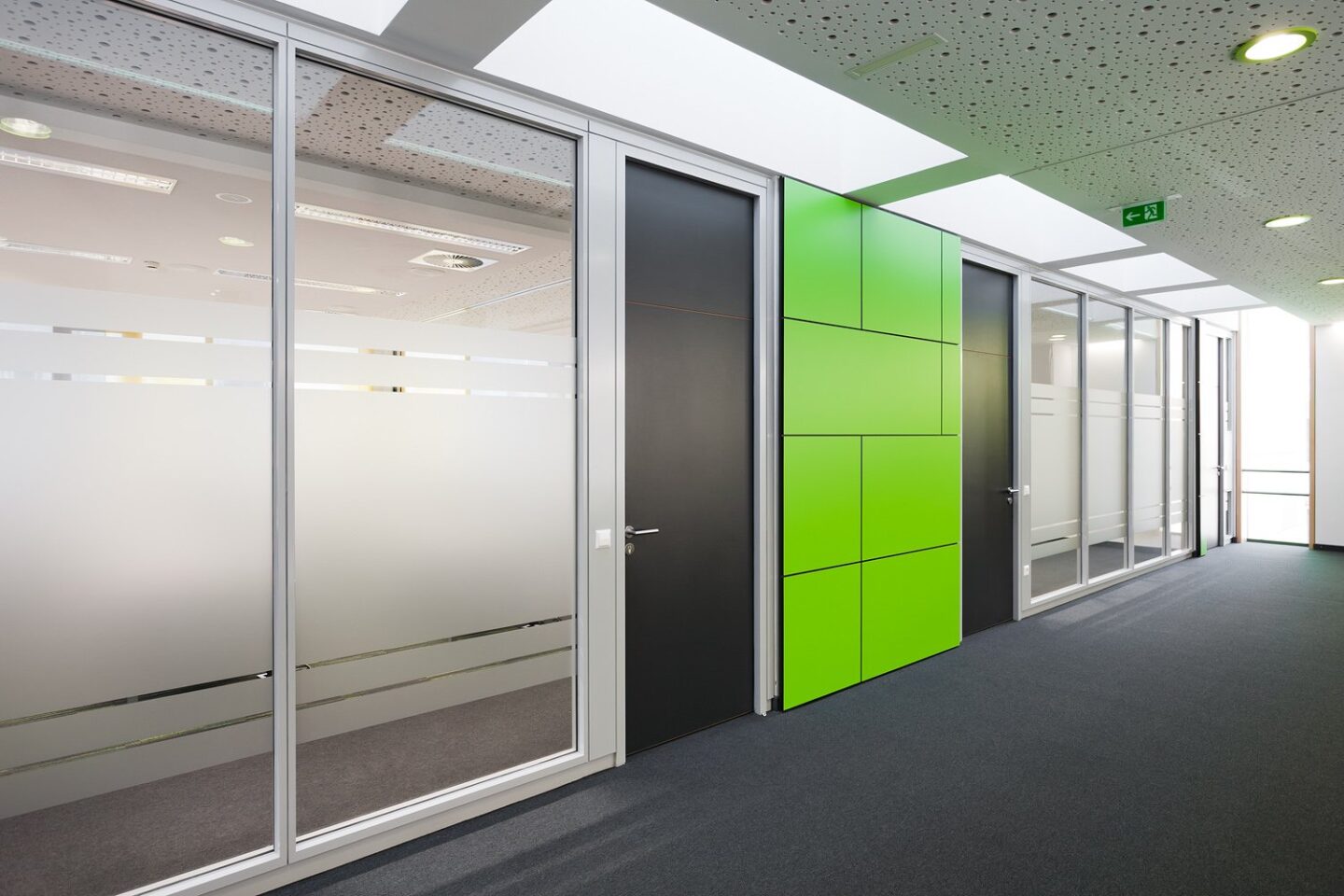 VBL Karlsruhe │ ergonomic work │ all-glass construction