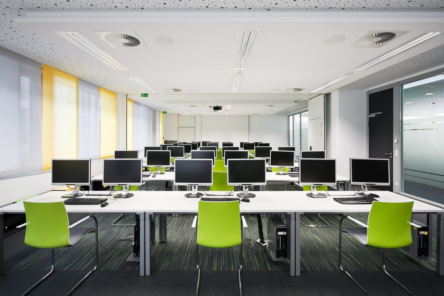 VBL Karlsruhe │ ergonomic work chairs │ new workplaces