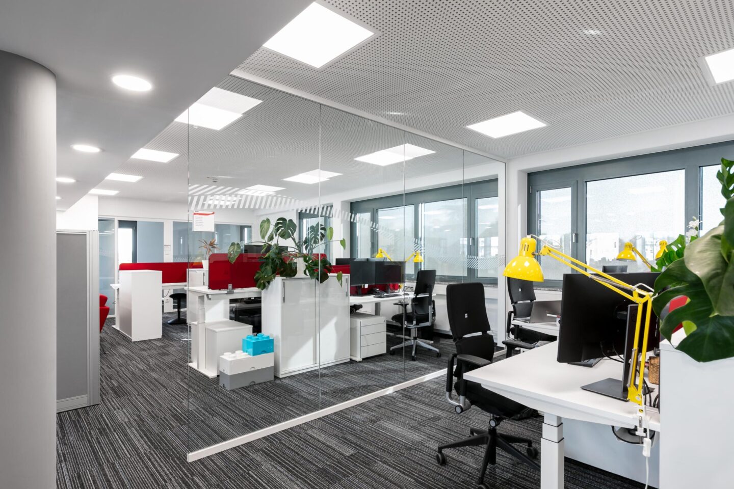 PTV Group, Karlsruhe │ Open office landscapes │ glass corridor wall