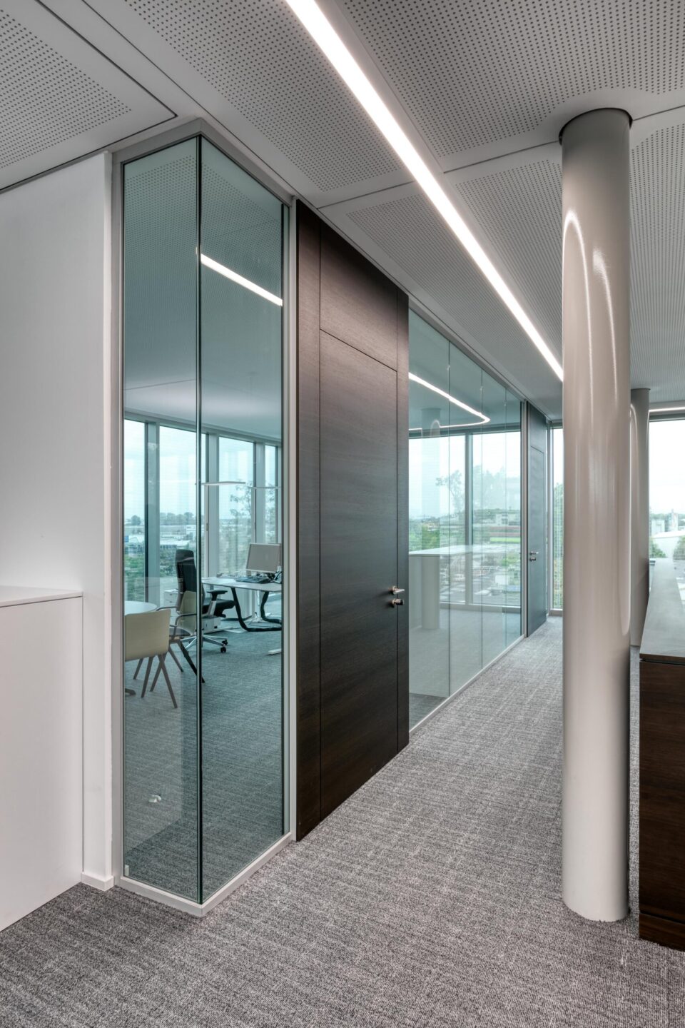 FC Campus Karlsruhe │ all-glass construction │ modern workplaces
