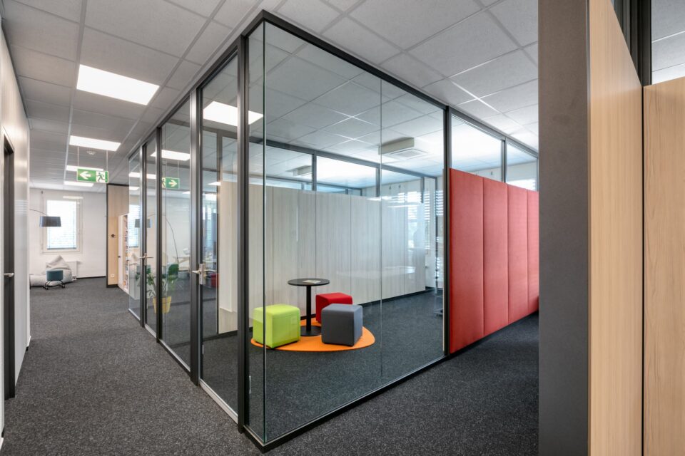 Fraunhofer ISI, Technologie Park Karlsruhe │feco-feederle GmbH Karlsruhe │ feco-Systemtrennwände │ markenstarke Einrichtung