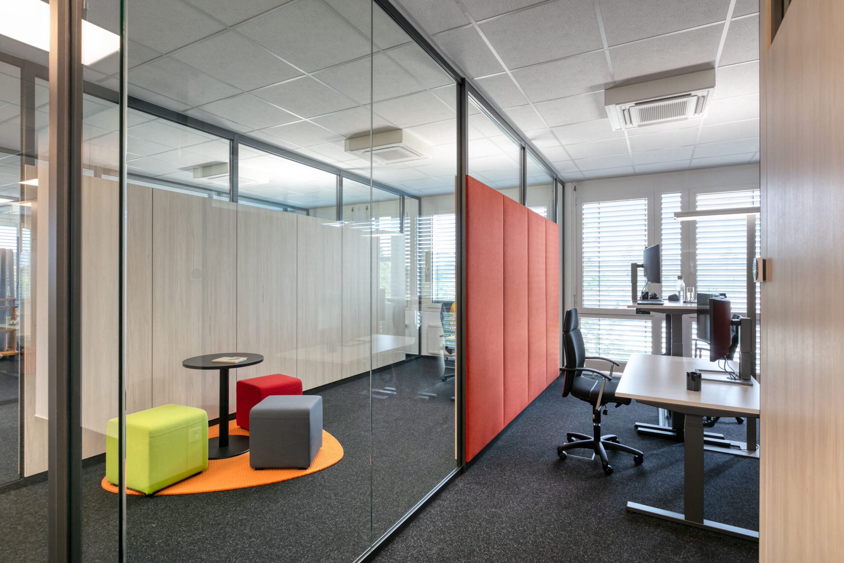 Fraunhofer ISI, Karlsruhe Technology Park │ system walls & office furnishings from feco │ strong brand furnishings