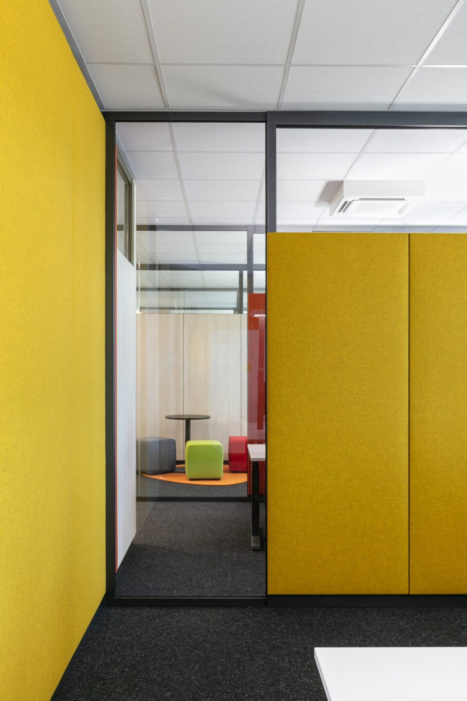 Fraunhofer ISI, Technology Park Karlsruhe │ retreat rooms for concentrated work