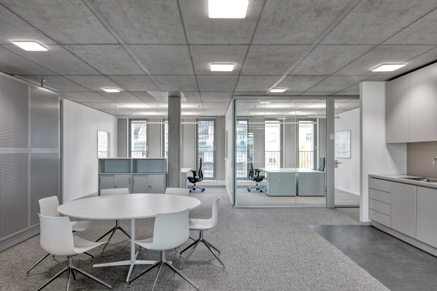 Finanzamt Karlsruhe Stad │ Nurglaskonstruktion │ unterschiedliche Raumangebote für attraktive Büroarbeitsplätze