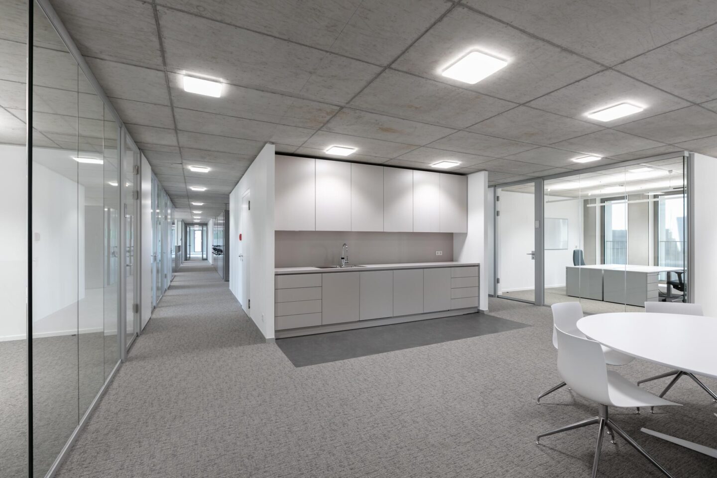 Finanzamt Karlsruhe Stad │ Nurglaskonstruktion │ unterschiedliche Raumangebote für attraktive Büroarbeitsplätze