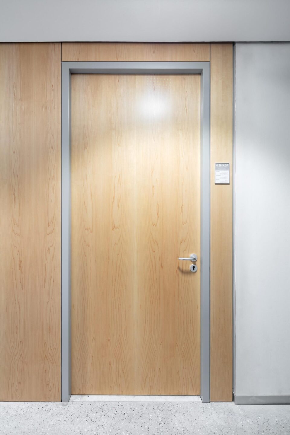 Karlsruhe City Tax Office │ wooden door elements fecotür │ system walls from feco