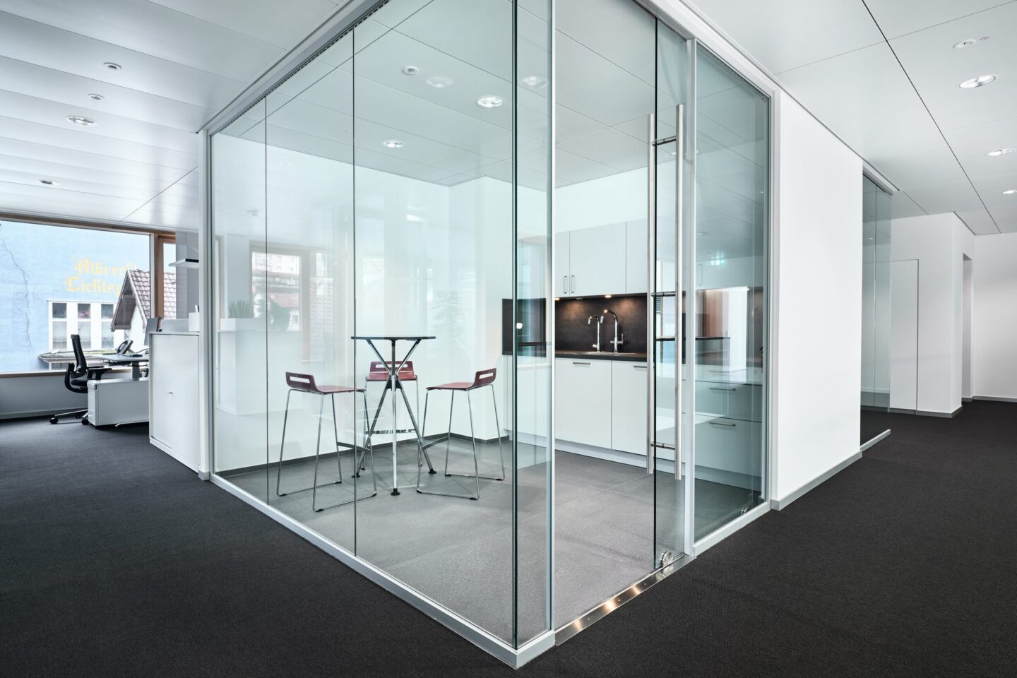 Sparkasse Hochrhein │ system walls from feco │ meeting rooms