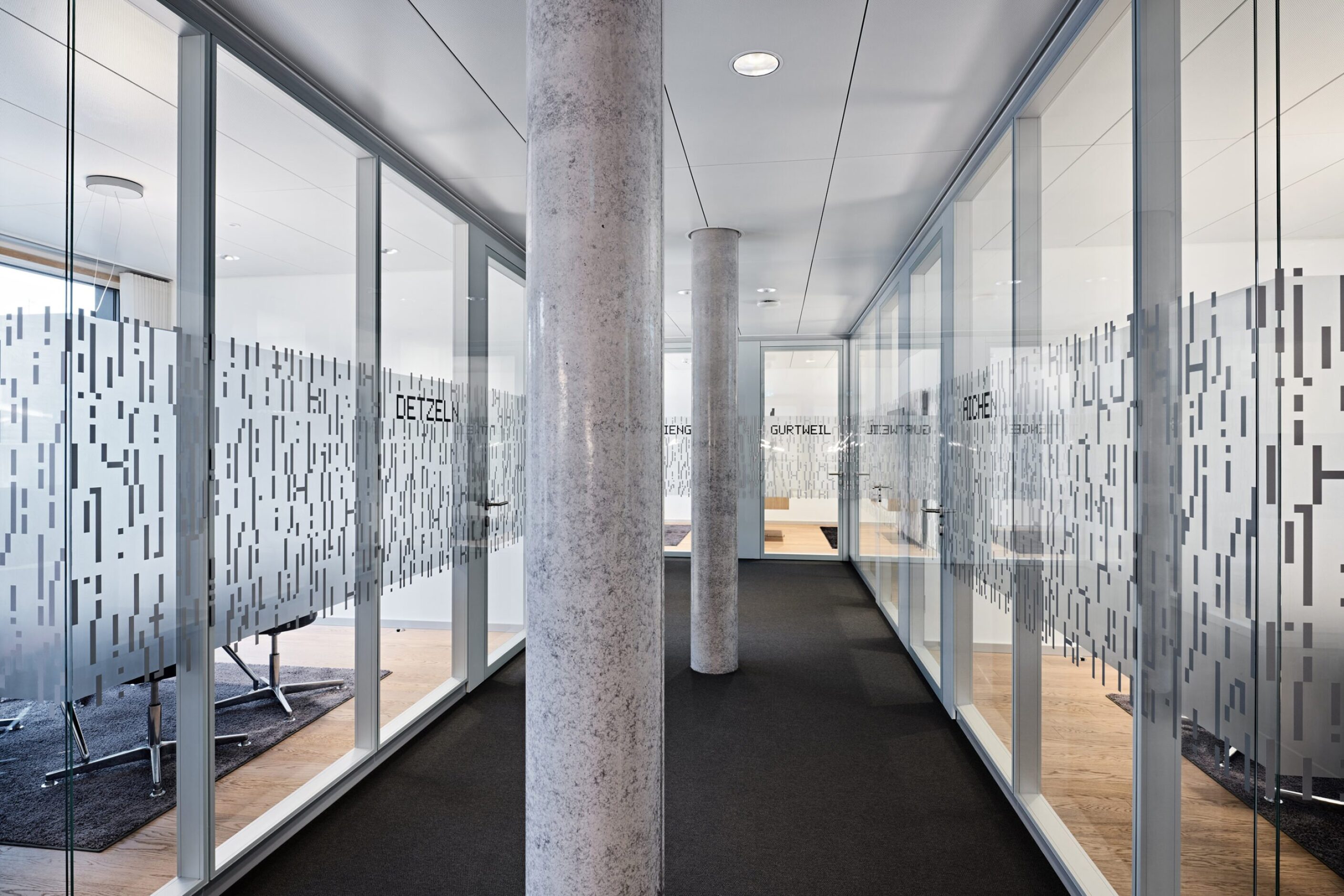 Sparkasse Hochrhein │ glass elements │ meeting rooms