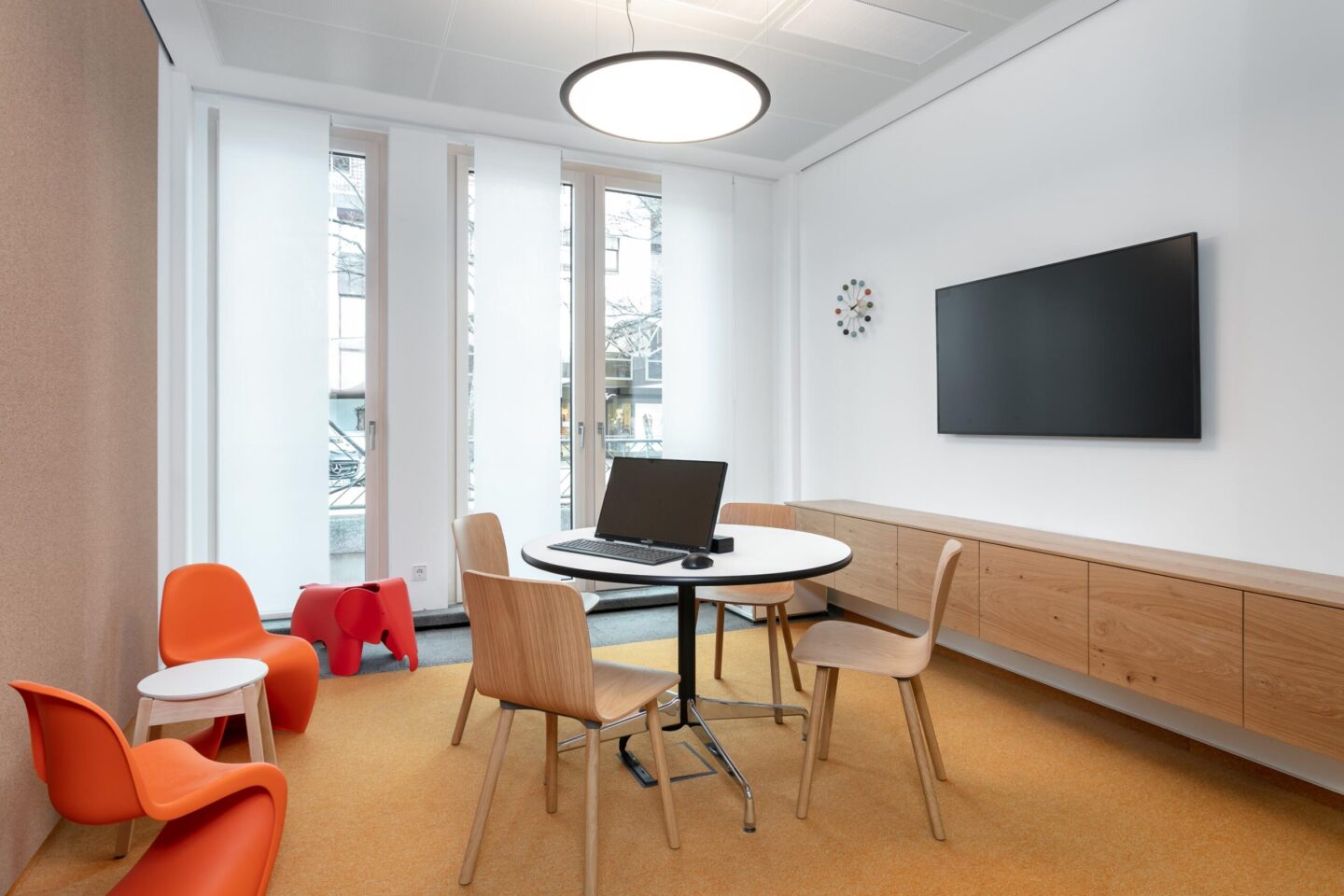 Sparkasse Bühl – Main Office │ seminar chairs │ new feel-good rooms