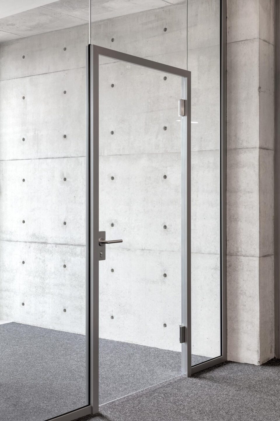 weisenburger Karlsruhe │ conference rooms │ fecoplan all-glass constructionopen office landscape │ workplace