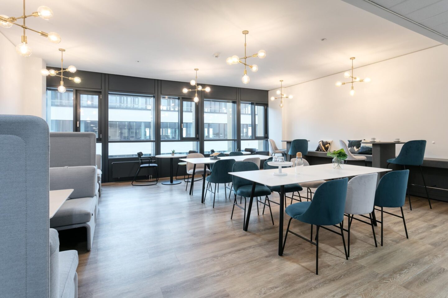 Alcon Freiburg im Breisgau │ creative rooms │ meeting rooms │ office furniture with feco