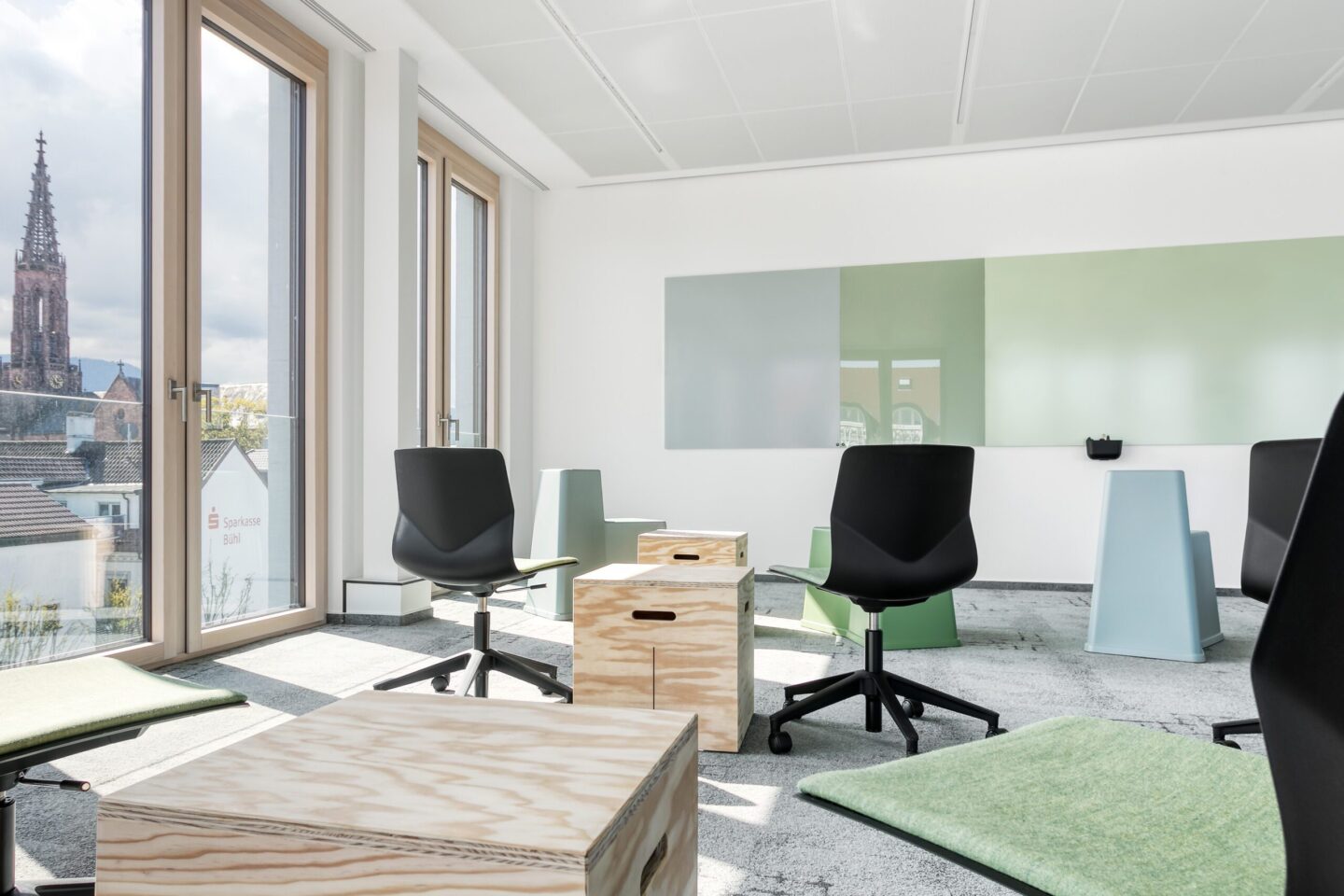 CHAT BOARD bietet den perfekten Rahmen für jeden Büro-, oder Besprechungsraum