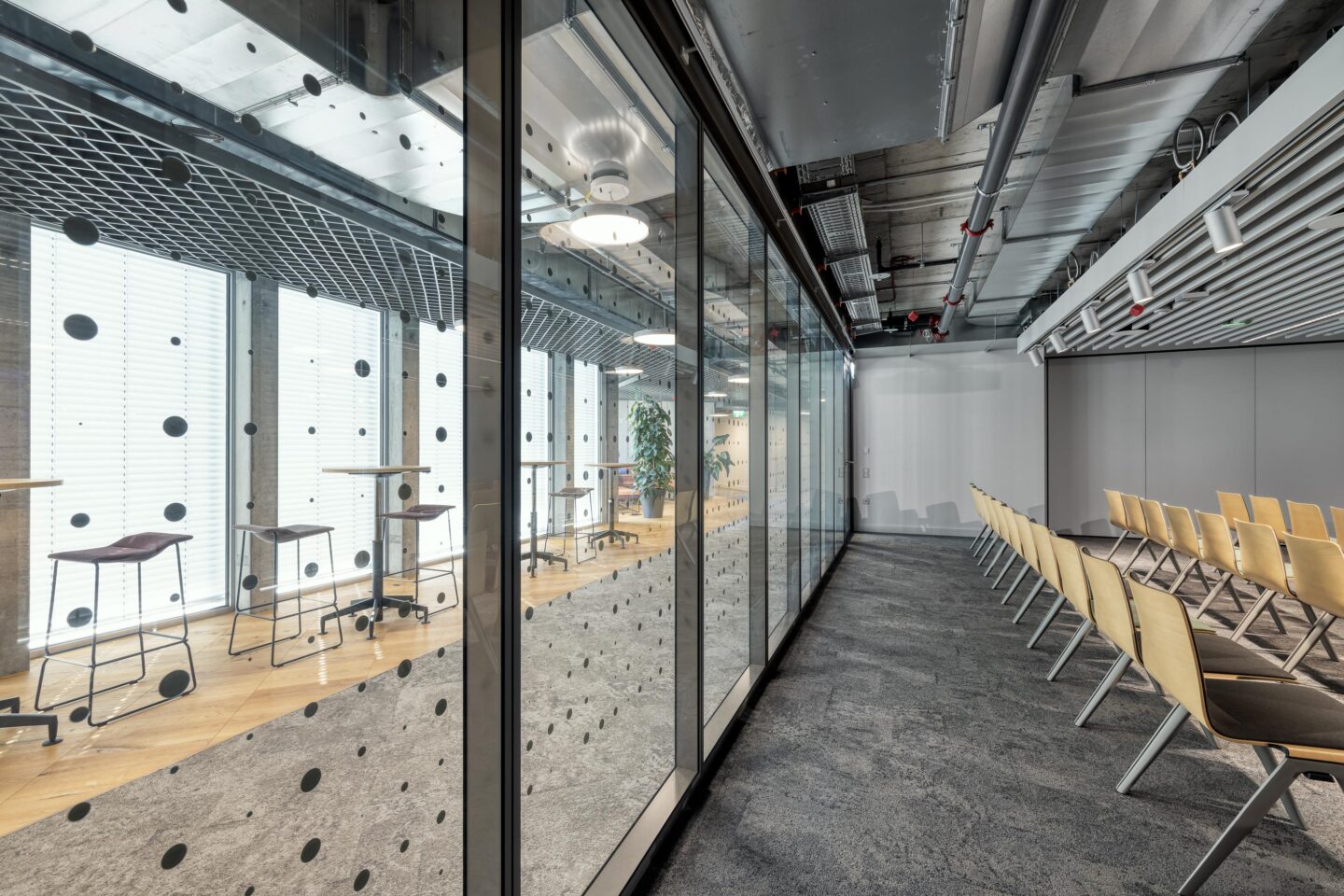 System walls from feco │ all - glass construction │ Microsoft headquarters in Zurich