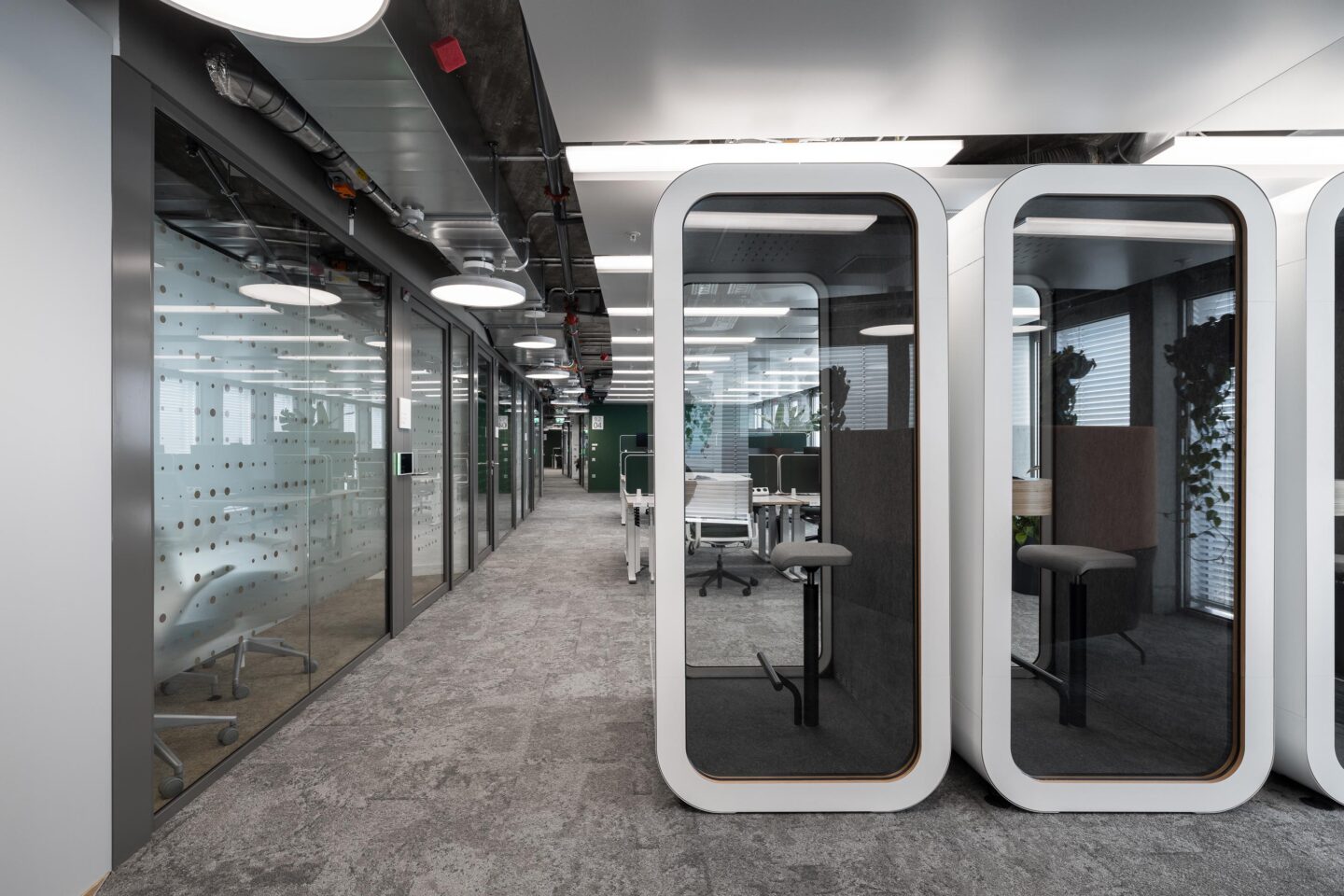 Microsoft Headquarter The Circle in Zürich │ zukunftsfähige Büroarbeitswelt │ nurglaskonstruktion