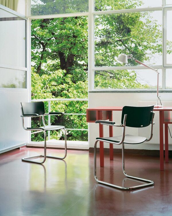 Thonet S 43 F │ mit Armlehnen │ gebeiztes Holz in Buche natur oder schwarz