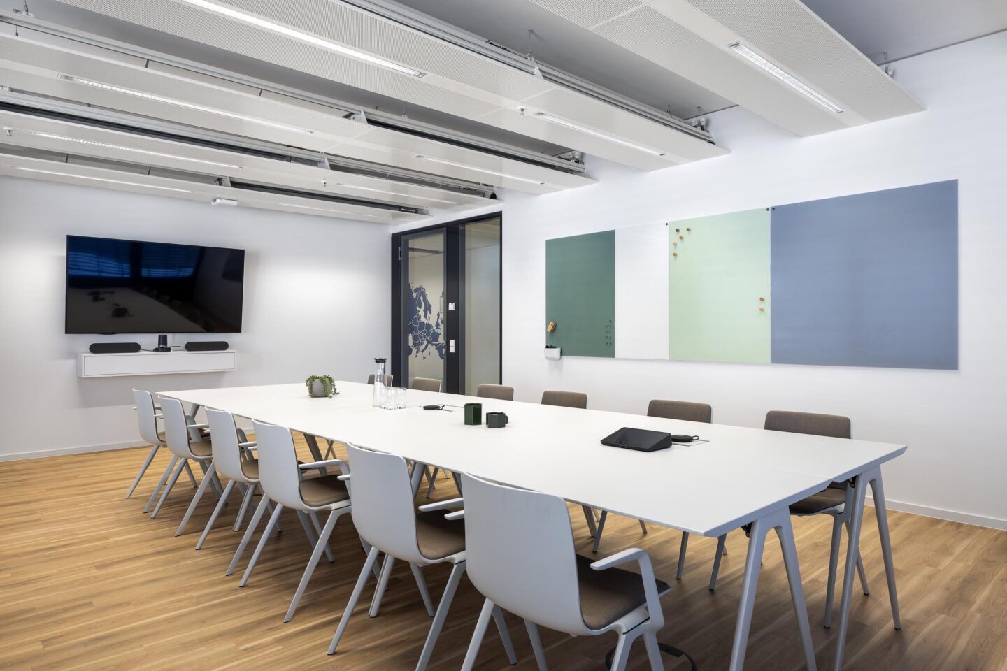 brunner A-Chairs and A-Tables │ Meeting and Co-Working Spaces with brunner