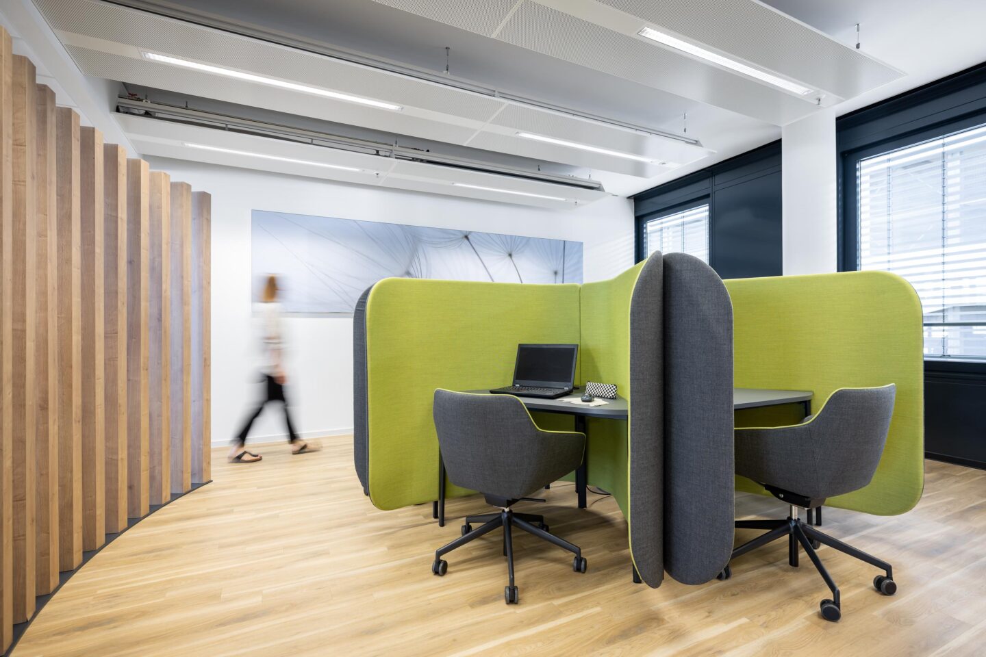 different spatial zones furnished by feco │ Getinge Customer Experience Center in Frankfurt