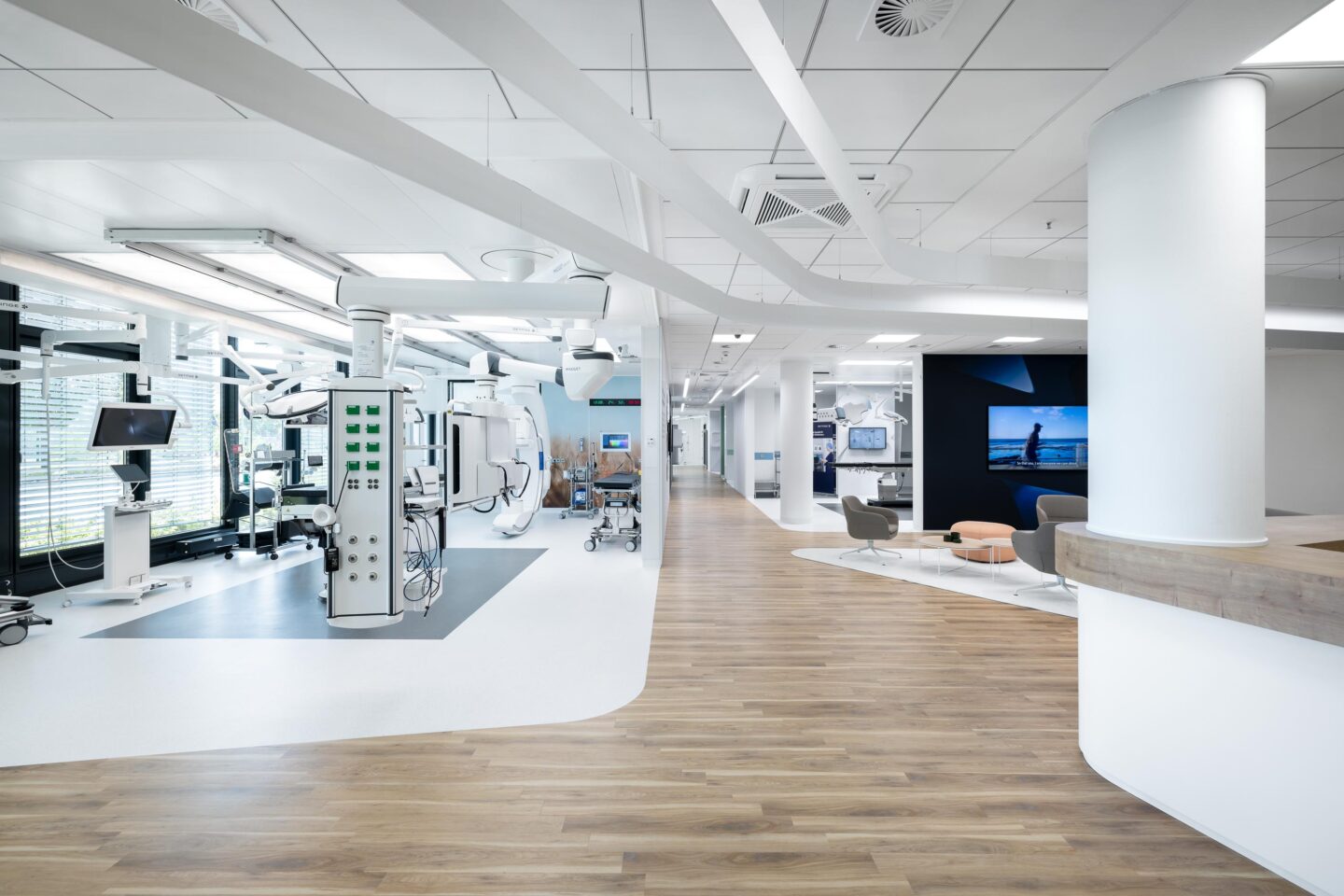 Getinge Customer Experience Center in Frankfurt │ office furniture by feco in Karlsruhe