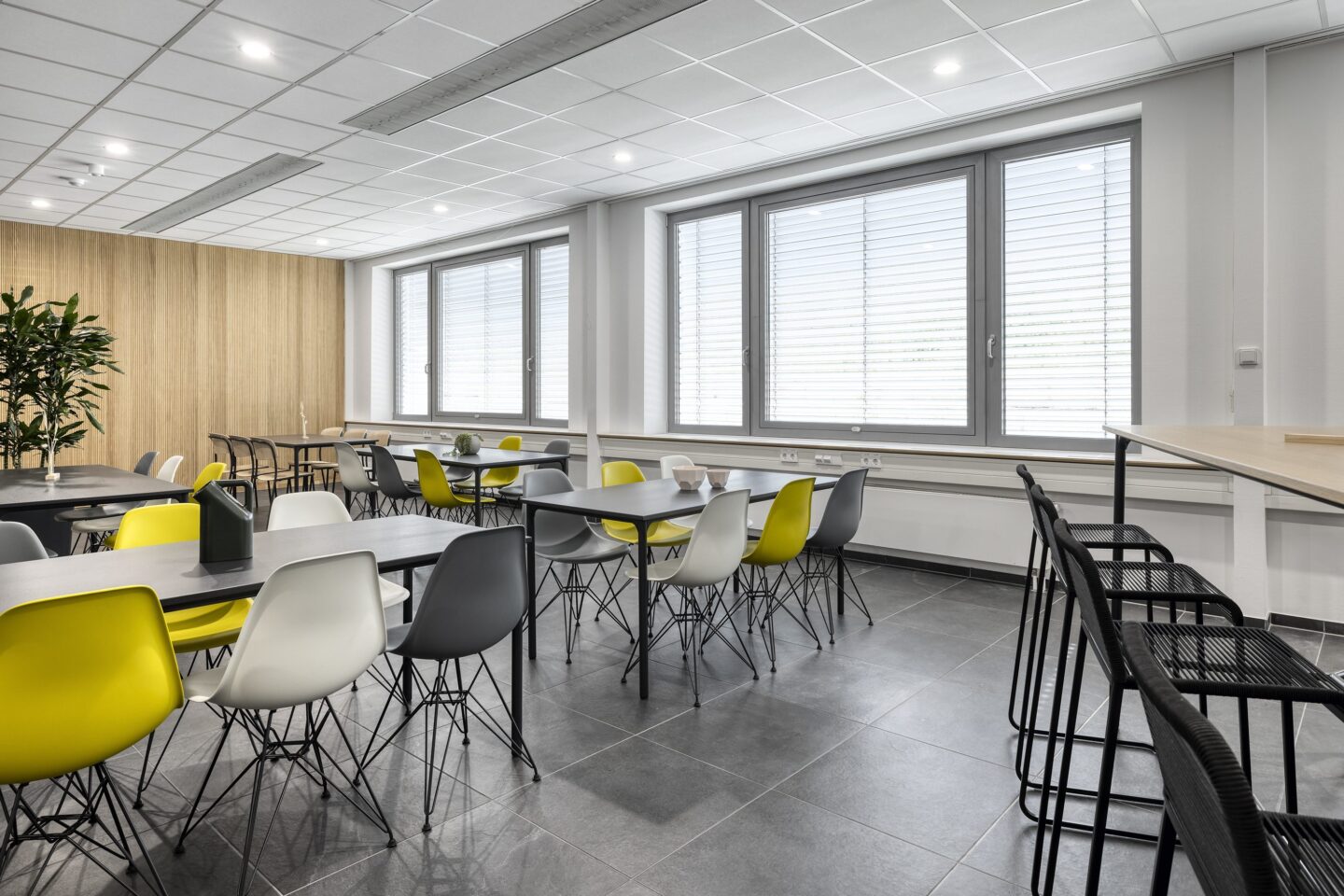 Seeburger Bretten │ Büromöbel von Vitra & mehr │ neue Arbeitswelten in der Firmenzentrale