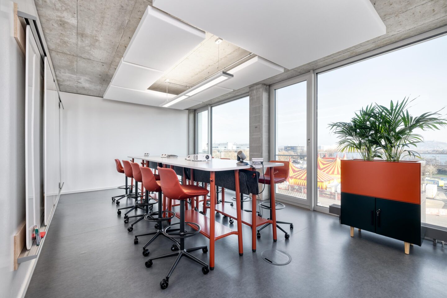 netzstrategen Karlsruhe │ lighting and acoustic concept │ office furniture from feco