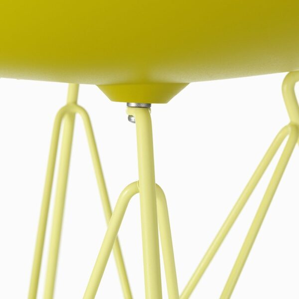 Vitra Home Stories │ Spring 2023 │ Eames Plastic Chair Details