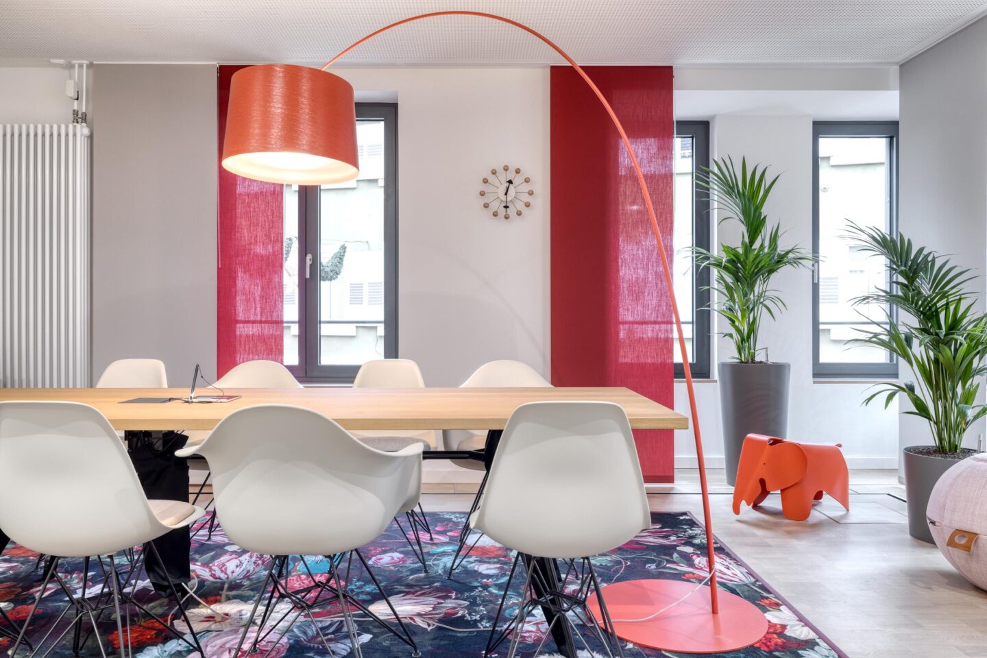 Sparkasse Karlsruhe │ Wohnliches Arbeitsplatzkonzept im revitalisierten Altbau │ flexible Arbeitsplätze
